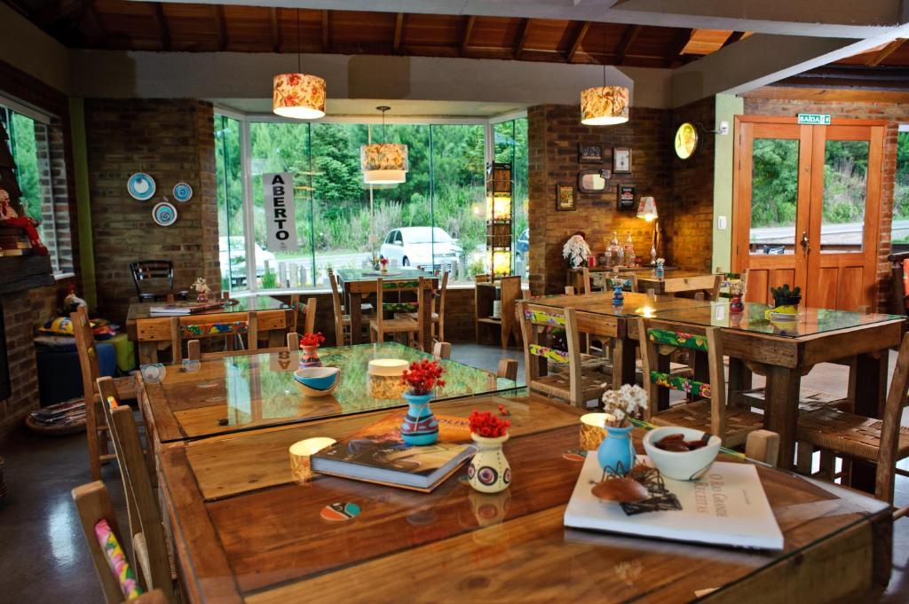 Bina'S Haus Pousada, Cafeteria E Atelier โนวา เปโตรโปลิส ภายนอก รูปภาพ