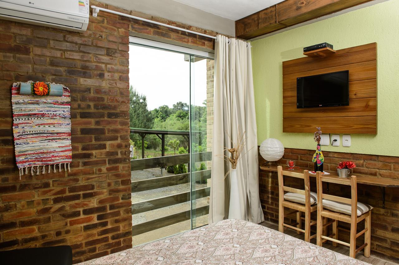 Bina'S Haus Pousada, Cafeteria E Atelier โนวา เปโตรโปลิส ภายนอก รูปภาพ